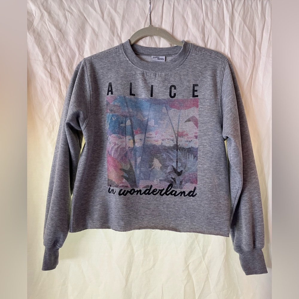 Alice in wonderland cropped sweatshirt size Small